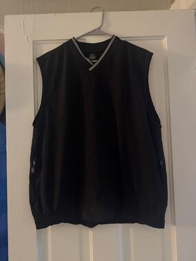Retro Sleeveless Black Golf Vest with V-Neck